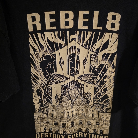 Black and Gold Graphic Tee - Picture 2 of 7